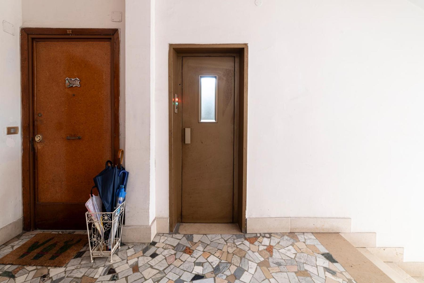 Casa Arenula By Domusextra Apartment Наполи Екстериор снимка
